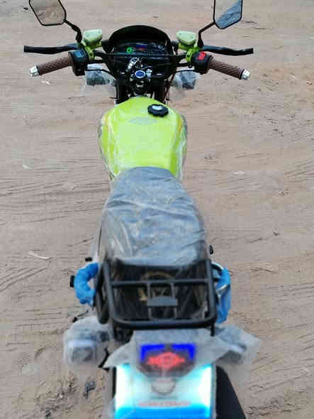 سيفان مديل 25 اوراق سكنر حلاويه مكانه نجف لدراجه زيرو ماشيه 6000 حقيقي رايده 950 *********** وتساب بي
