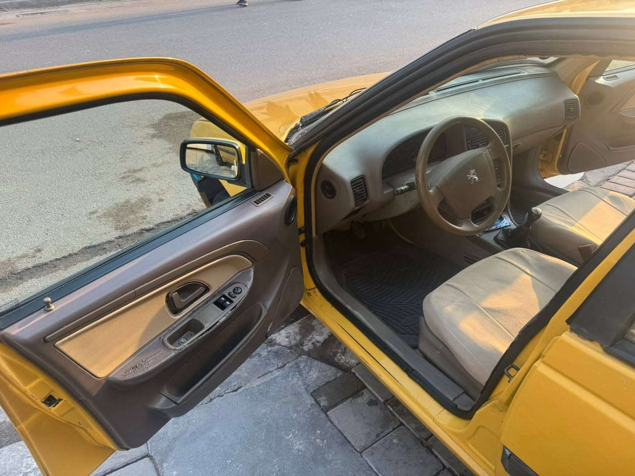 السلام عليكم سياره بيجو أكد موديل 2016السياره خير من الله مبيها كل نقص بيها بس بنيد مبدل وبنيد اصلي مال تفصيخ السياره. مكينه كير وصدر وتبريد  وكهربائيات. خير من الله       السياره بغداد الأمين الثانيه قرب أسواق بنيه سياره 42وبيها مجال للاستفسار الاتصال على الرقم ***********
