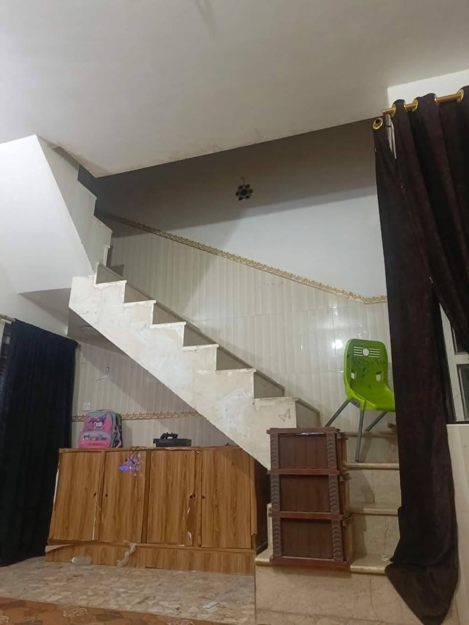 بيت للرهن 100 متر  جديد
حي النداء خلف مول بغداد مباشر غرفة وصالة ومطبخ واستقبال وصحيات ب 17 مليون المدة مفتوحه

*********** ابو مصطفى
