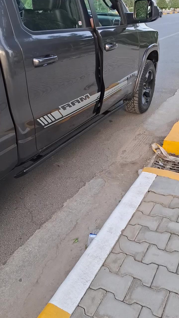 سلام عليكم جمعة مبارك دوج رام فئة لاريمي السيارةفوووول للاخير جكات رقم بغداد بدون ايرباك حادث امريكة فاتحين جاملاغات اوبنيد حاطيهن بالبدي   اجتي للعراق كلشي رجع ابمكانة اتبدلة فقط الدعامية صبغ واحد جاملغ اثر شخوط والبنيد تصليحة صغيرة علة كد شبر صاربي حرف ايل صبغ سيارة بدنة راديترات دواخل تبريد شركة موديل ٢٢ داخلة ٢٤  سعر 40اوبيهة مجال اخون الي ميعجبة فدكلمة طيبة اوتعليق طيب تحياتي للجميع ***********
