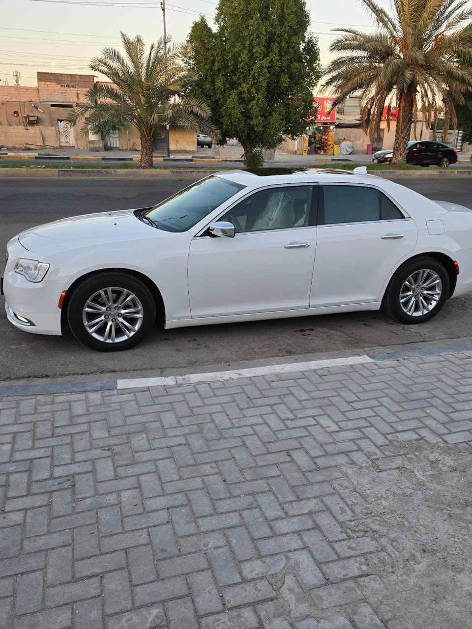 سلام عليكم اوباما 2016 C كفاله عامه من لصبغ وتبديل ماعد بارد بل جاملغ 
سياره جديده بمعنى احله من لصور 
مكينه وكير وتبريد وحداديه كفاله
مواصفات ل C 
لون ابيض 
محرك ٣٦٠٠
تو ويل 
فتحه + بصمه + بصمة ابواب + ستيرن كهرباء + كشنات اماميه تدفئه تبريد + كشنات كهرباء + مري هيتر  + برده خلفيه + فول تحكمات + تبريد قطعتين + كير موس + كشن كهربائي.+وبعد بيهة خير من الله موصفات 
السعر 248
*********** البصرة, العراق
