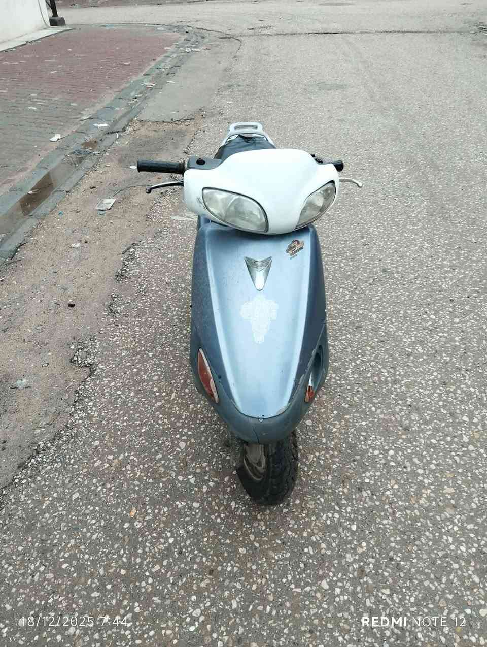 سلام عليكم للبيع سيام بوليسي كلشي معايزه شغاله سلف هندر نكره وحده شوفت عينك نضيفه دراجه ب250 وبيه مجال مكاني نجف


**إذا كنت صاحب هذا الإعلان وتريد حذفه لأي سبب، رجاءا أرسل رسالة إلى الدعم الفني**