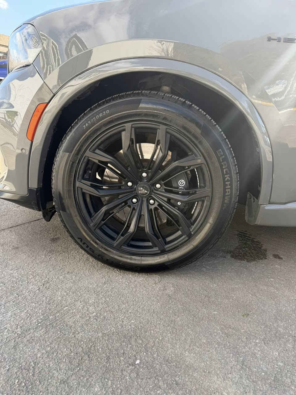 رقم السيارة : دهوك
موقع السيارة : السليمانيه 
موديل السيآرة: 2021 
المسافة المقطوعة: 86000ميل  
اعلئ فئة ب RT 
اللون سمنتي 
السياره كلين صار بيها چكه خفيفه بطارف البنيد وتبدل والچاملغ صفحه السايق بي كارت فقط 
مغلفه ppf
دورنكو ( R/T الوحش ) فئه ( tow and go) 
تحويل او وكاله بشرط 
فول 1/1 مواصفات V8 HEMI 
      بدون فتحه 
 لكزوز اصلي 
دبلات صفر
دسكات برمبو
بصمه بلادي
كت اس ار تي
بجم ليد زينون
رادار امامي 
شاشات خلفية 
حساسات امامي + خلفي
مانع تصادم
اوتو ستوب
 تحديد مسار
قياده ذاتيه
تحكمات ستيرن
اوامر صوتيه 
كشنات تدفئه
كشنات  vib منفصل 
كشن كهرباء
كشن جلد+شامو
ستيرن تدفئه
تحكم ستيرن كهرباء
جنطه كهرباء
سستم صوت harman/kardon
نضام اقتصادي ايكو
شفتات ستيرن
نضام سبورت
نضام تراك
دفع رباعي 
انضمة وضعيات قياده
علما ان السياره مضاف الها منضومه غاز تركيه من شركه درايف كلين وبضمان الشركه السليمانيه ،
السعر 330وبيها مجال
***********
