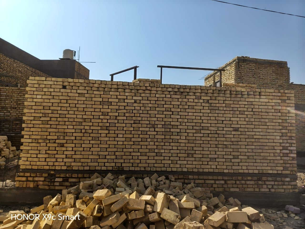 السلام عليكم ورحمة الله وبركاته
خلفه متفرغ بناء طابوق درجه اولى اي مكان يشتغل 
ياخذ مقطوعات او على الدبل 
*********** هذا رقم الخلفه ولكم جزيل الشكر 
ذني فيديوهات عن شغله
