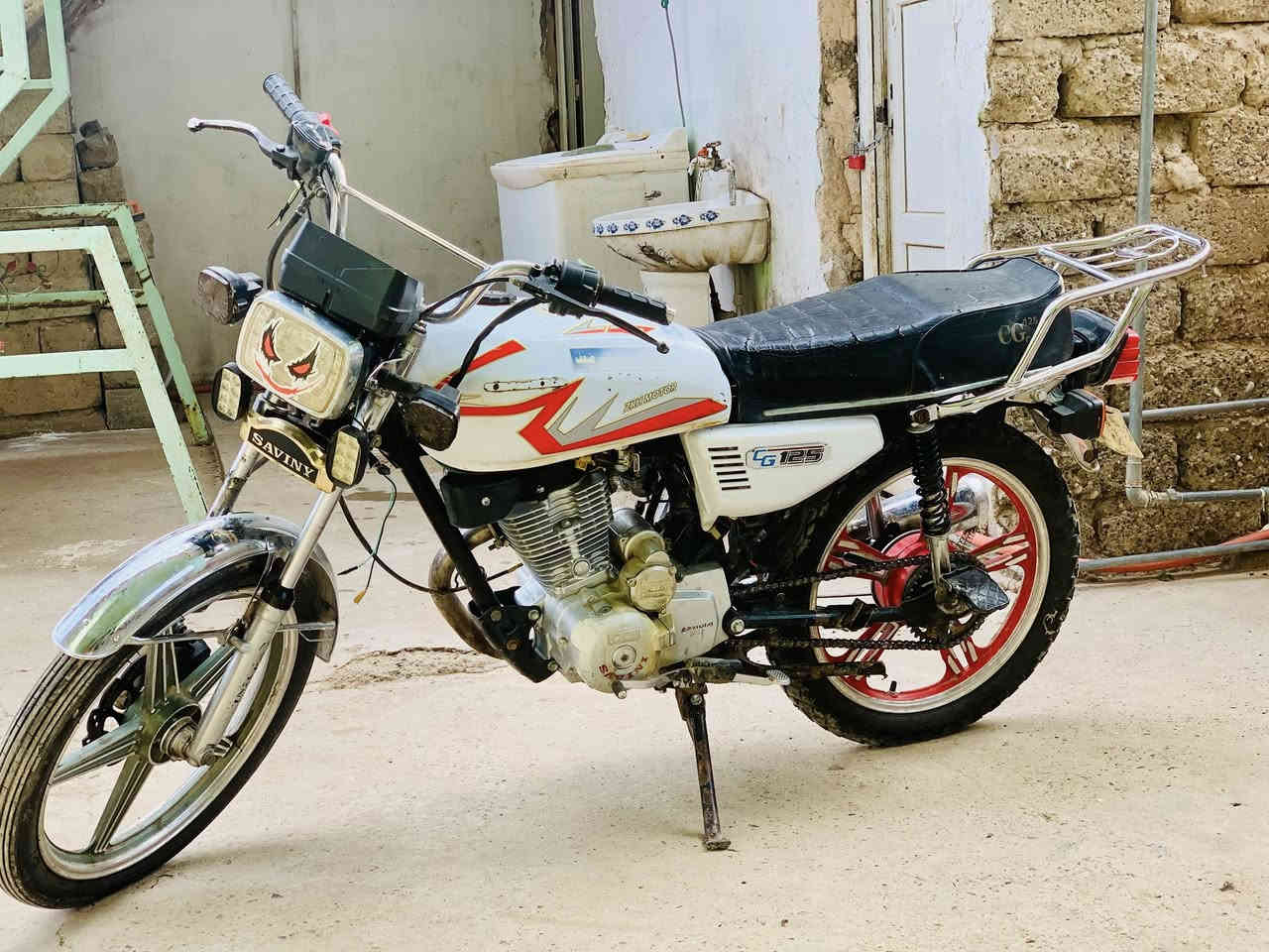 السلام عليكم ماطور سيفان اللبيع موديل ١٩ماطور نضيف محرك بلادي تبريد نشاط فول سلف شغال لايت عالي ناصي كله شغال كهربايات كلها جديده تايرات جدد
السعر خاص 

‭٠٧٨٨ ٦٦٤ ٨٣١١‬
