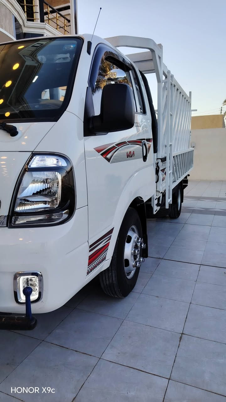 سلا عليكم البيع كيا فحل موديل 2025 رقم بغداد نكليزي بسمي شخصين مكفولة كفالة عامه حته من شخط سياره وضع شركه محوره 14 ستد 27 تانكي كاز 120 التر درع امامي دعاميه خلفيه تخم تاير لاسه تخم وقيات مال موصل دوشمه فول منضومه زنون سياره جاهزه من كلشي ربع ما تخلي عليه بفضل الله. مكان سياره تاجي المشاهده رقم تلفون ***********
