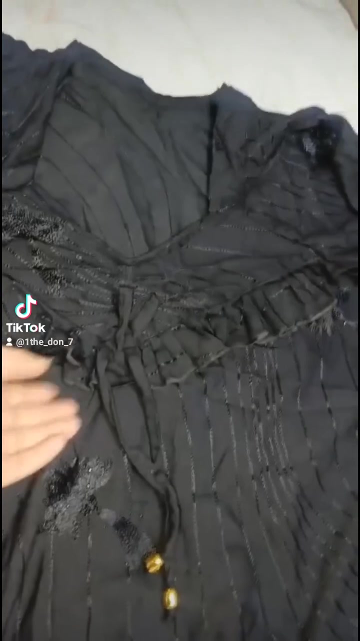 هلو للبيع كشمير ايطالي ستراس وخيط ثابت قطع اخيره يوجود توصيل جميع أنحاء العراق 
سعر 16الف خياط وقماش جديد اوفر داخلي والأطراف دبل كلوش شي مرتب وقماش درجه اولى


**إذا كنت صاحب هذا الإعلان وتريد حذفه لأي سبب، رجاءا أرسل رسالة إلى الدعم الفني**