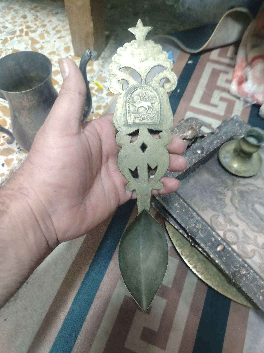 اغراض نحاس للبيع مكاني بغداد قيم ونطيني سعرك وبلعافيه عليكم