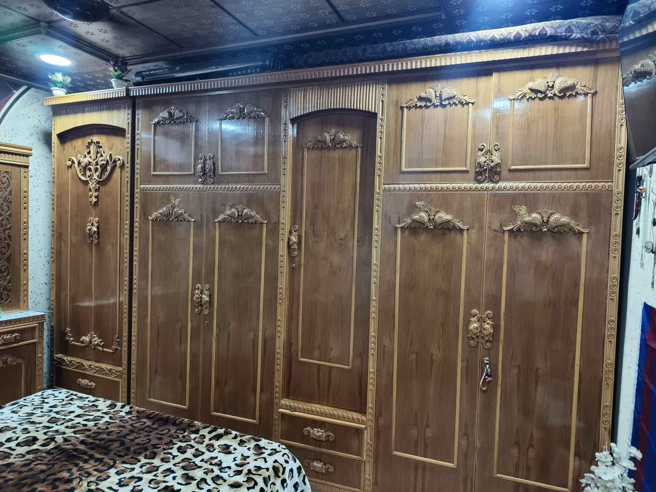 اخشاب اصلي للبيع مسختدم سنه صاج تعال شوفهم 
السعر  خاص 
هاذا رقم تلفون 
‏‪***********‬‏
