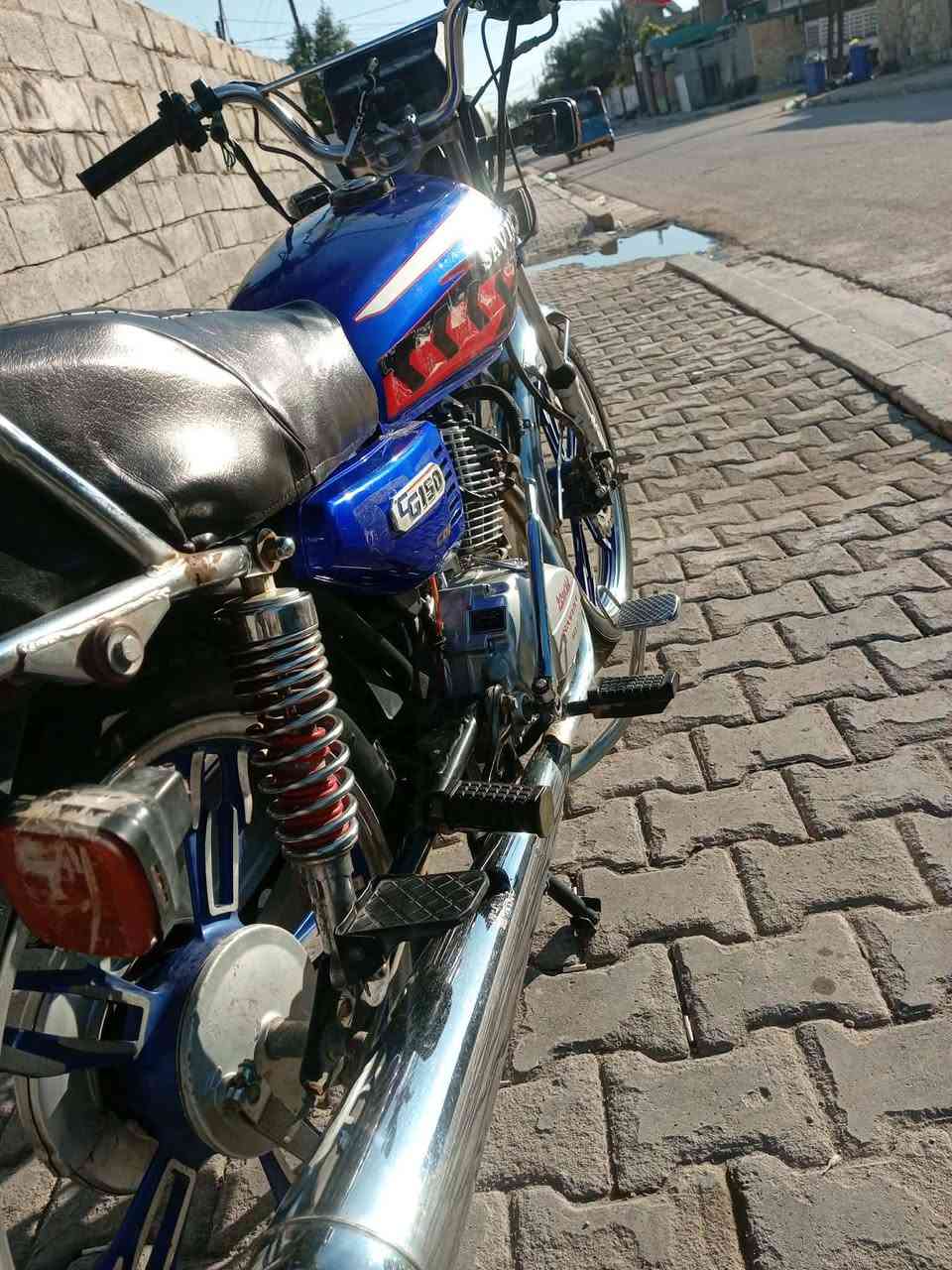 اسلام عليكم دراجه للبيع سفان موديل 22 اوراق اصوليه دراجه نضيفه أو حلوه شلعه لا نضوح  ولا تبخير محرك ناعم مكان محموديه السعر 475 أو بي مجال بصيط *********** الشراي يتصل
