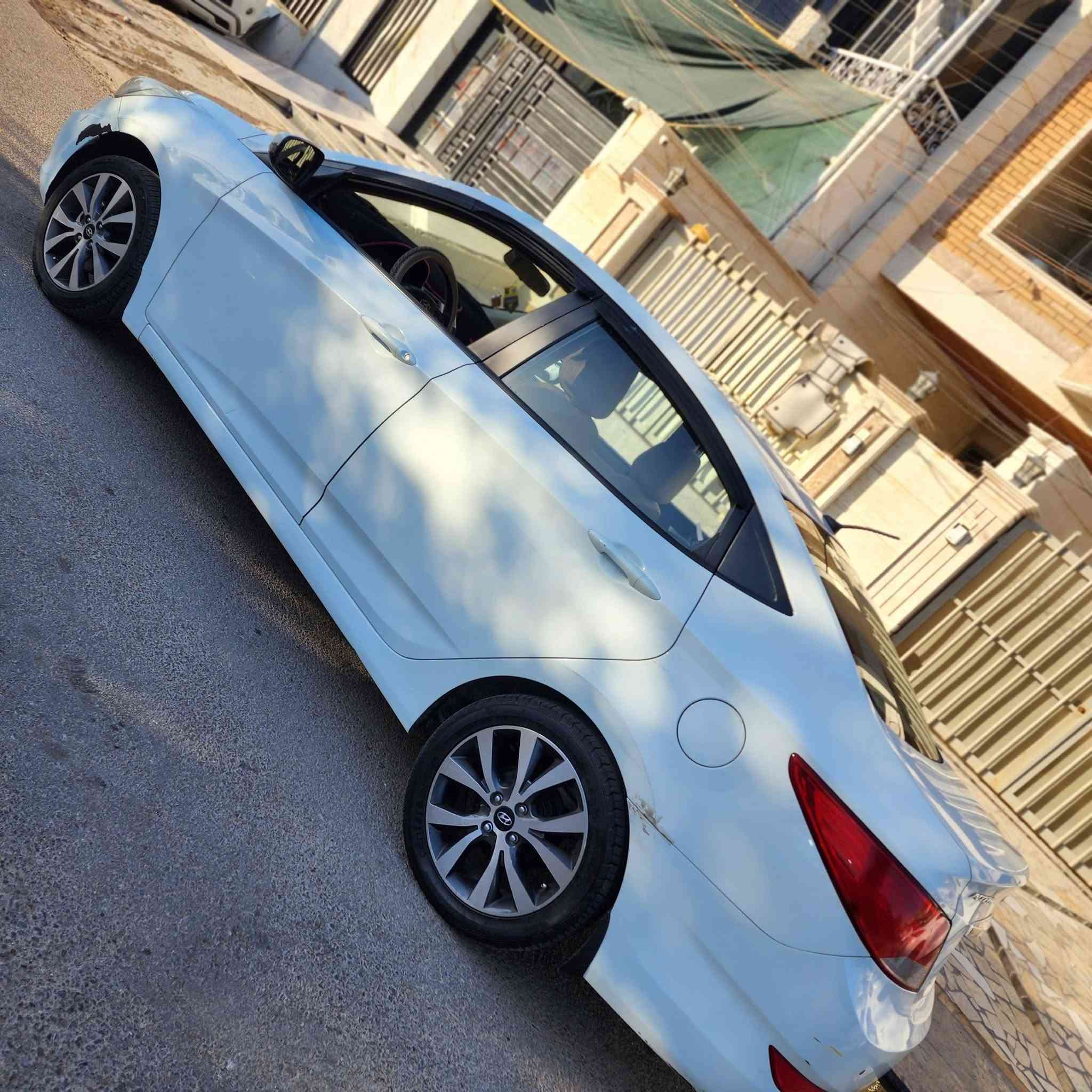 السلام عليكم للبيع اكسنت خليجي موديل ٢٠١٦ محرك ١٦٠٠ دوش باسمي سنويه إلى ٢٨ بانوراما تحكمات ستيرن مري كهرباء تبريد ثلج صدر باتري جديد بيها جاملغ فقط قطعه وحده مثل ما موضحه بالسونار ماشيه ١٣٧ تحويل ثاني يوم كير،ومحرك مكفول المكان بغداد  الاعظميه الاتصال ***********
