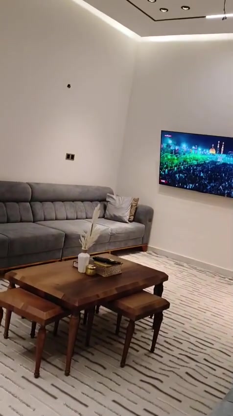 البيت للبيع ركن بني منصور... شارع العلم  طابو ملك  صرف.. قريب ع مدارس ومؤسسات حكومية كهرباء وماء ومجاري موقع ممتاز تجاري مقابيل حديقة
مساحة الكي 300
مساحة البناء 160
4 غرافه مساحة غرفة 6*4
مع غرفة سويت 
ديوان والاستقبال ومطبخ بارد وحار خارجي وحمامات 4 مع حديقة وكراج ومحل 
البيت البناء سنه 2025.... السعر 300 مليون
درجة الاولي في اي بي كل شغل زين متعوب عليه طابقين كامل مكمل للاستفسار الاتصال على الارقام
***********
***********

