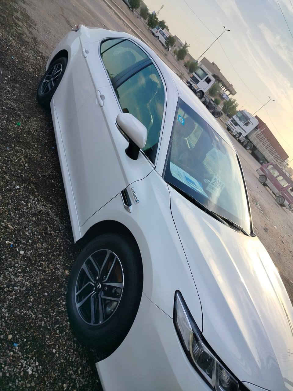 السلام عليكم كامري للبيع موديل 24 هايبرد خليجي ماشيه 30 كفاله عامه عنوان السياره  بغداد ابو غريب ***********
