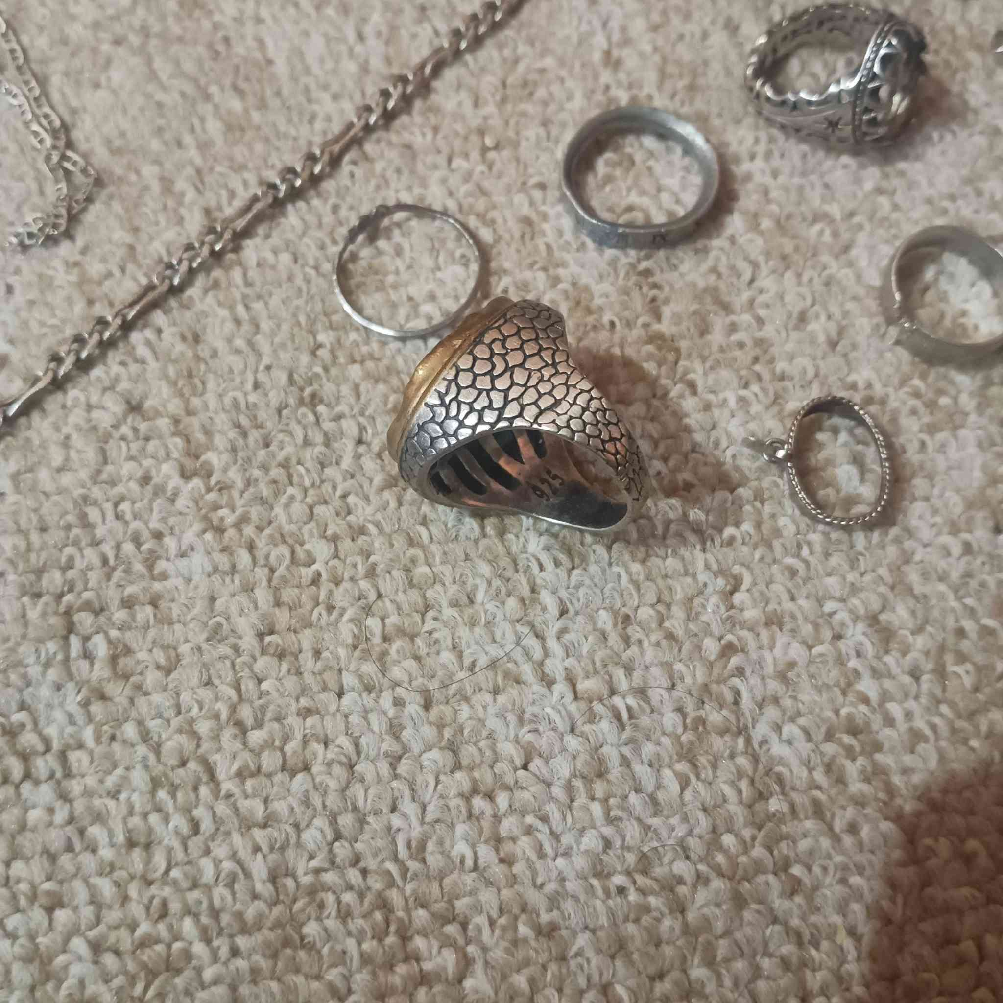 السلام عليكم فضه قديم الكاسير وكانوا بغداد شعله 
الرقم *********** شعر بالغاز
