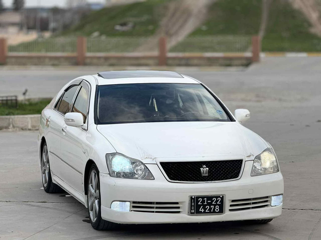 شاهانە
موس
2005
182
قوشن جڵد
قوشن هیتەر
ئاوێنە ئیشارەت
سڵاید 
ساجسور
دەبڵەکانی کراوە بەڕۆیاڵ
چوار تایە وی لی جوان 
ڕۆنی گێڕو مەکی نەی گۆڕاوە
کامل ناو سنوقی تێدایە
سەیارەکە لەڕەسمەکان جوان ترە 
کامل مەسروف کراوە
***********ڤایبەر
