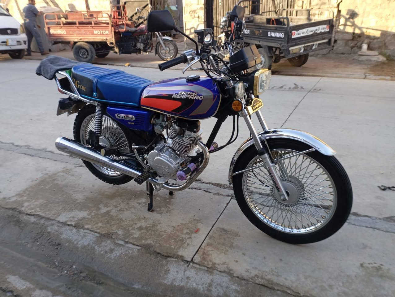 سلام عليكم دراجه نامي برو رقم كركوك انكليزي دراجه ب شرط مامطخوخه اصبانه للبيع سعر مليون ونص 2021 دراجه نضيفه ومامتعوبه مال بيت للستفسار ***********
