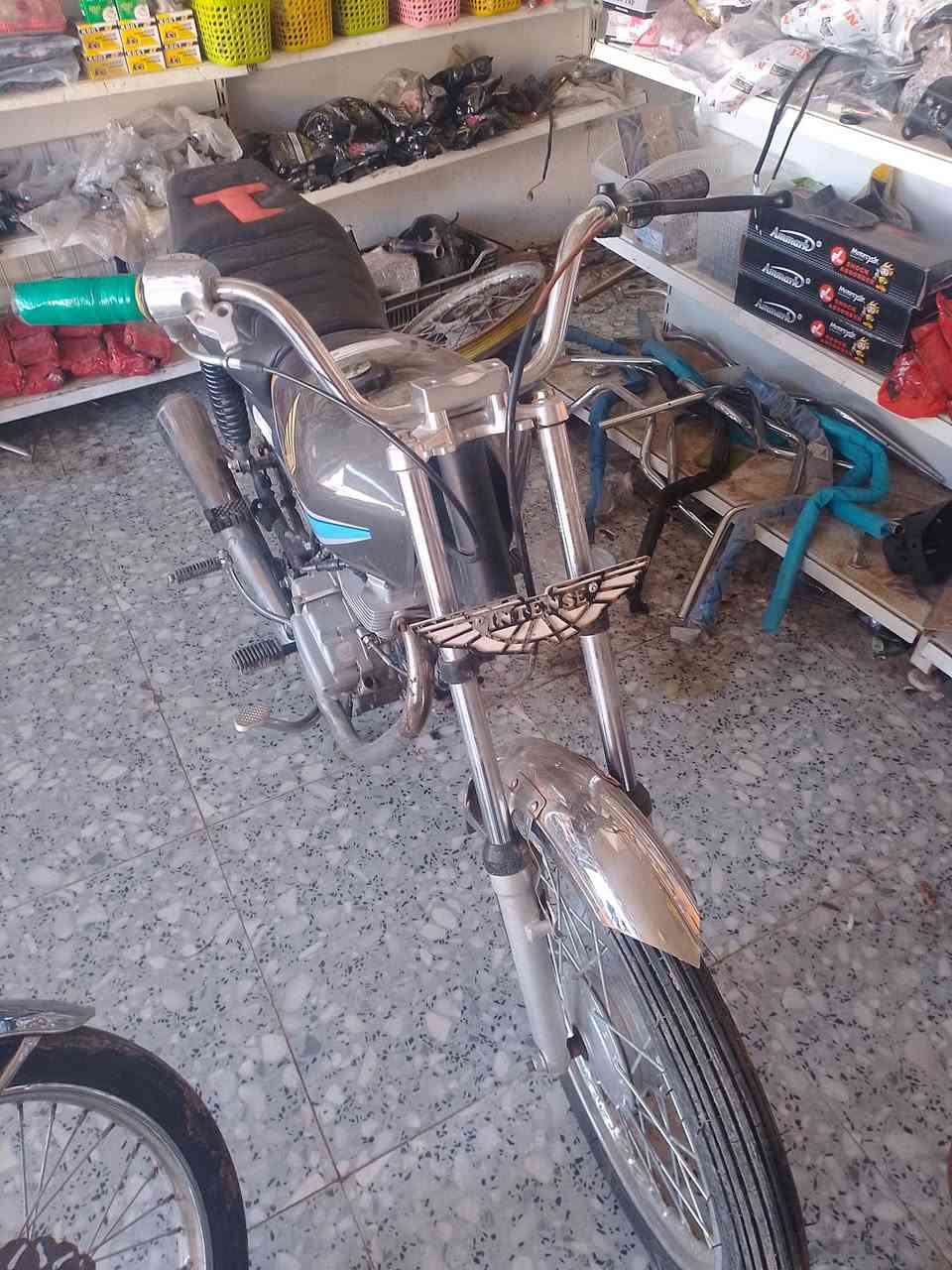 سلام عليكم دراجه البيع ربعه كير وراق أصولي مديل 14 سعر 400وبيهه مجال قليل  ***********مكاني قضاء الفجر
