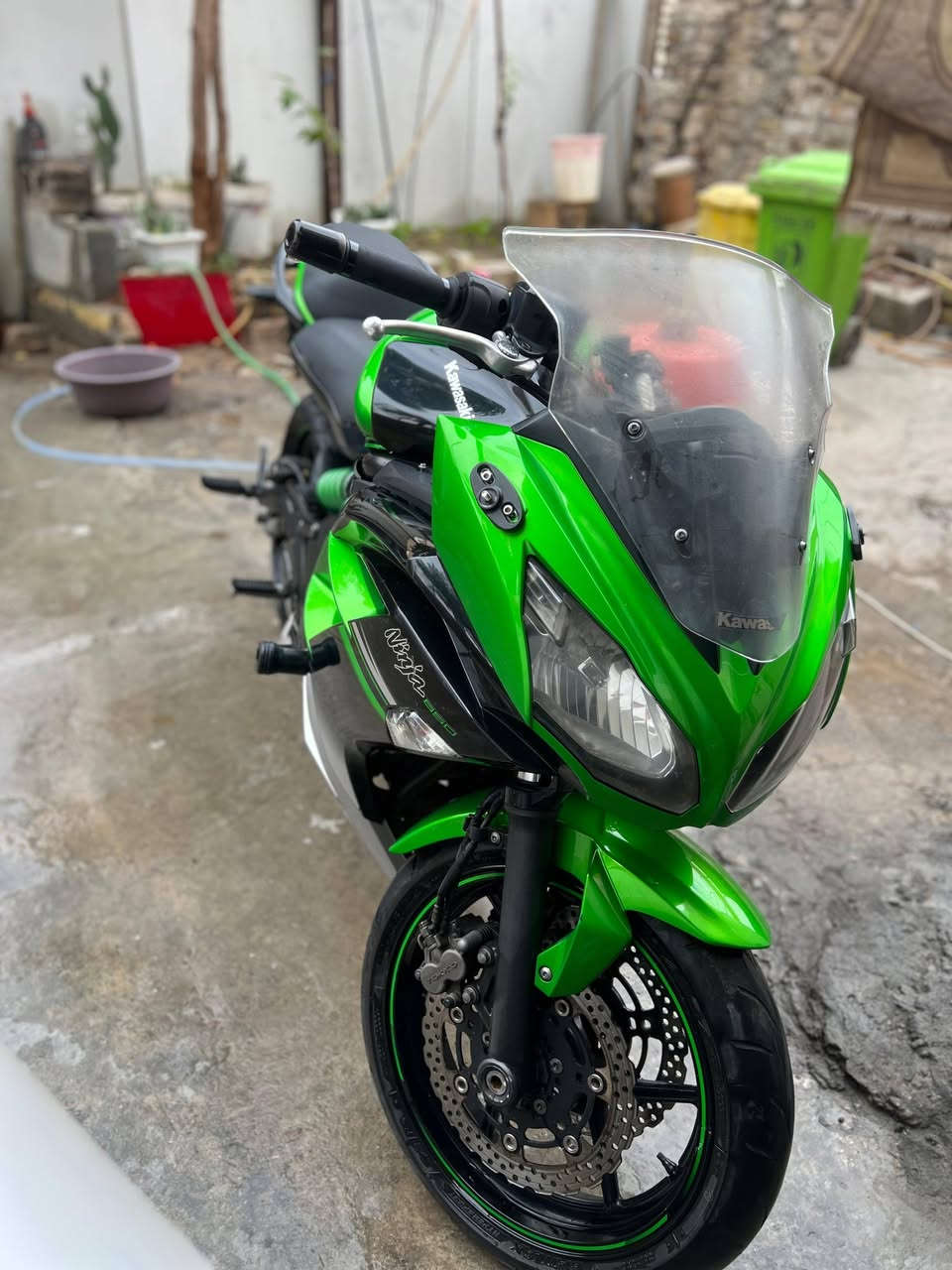 للبيع
كاوسكي نينجا 650
2018مكفولة كفالة عامة 
للأستفسار‏‪0776 375 3553‬‏
ب35 
عليهة منضومة زنون
