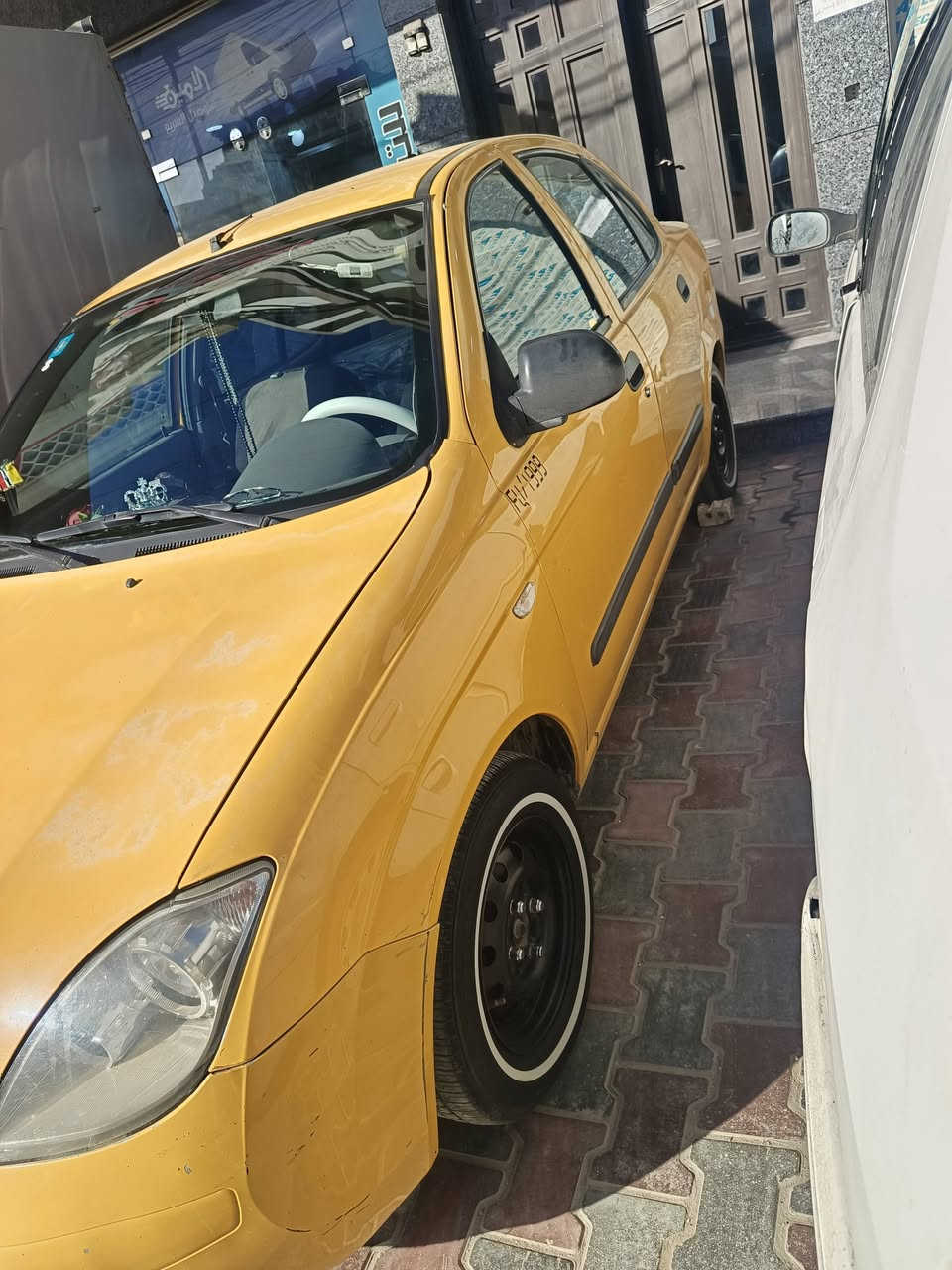 السلام عليكم طيبة 2015 مبدل بيها باب وجاملغ مصبوغ فقط السيارة كاملة وجاهزة عليها غرامة 400 الف السيارة مو باسمي اخابرلك راعيها واسويلك عقد مروري يلا انطيها سعرها قفل 32 ورقة ربع ما ينزل يعجبك خابر ما يعجبك اعبر المنسور مكاني بغداد العبيدي الرئاسة شارع 20 وهذا رقمي ***********
