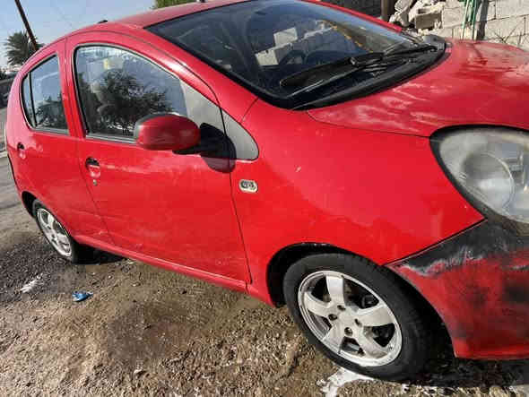 السلام عليكم باندا مديل ١٣كير مكينه جداد تخم تاير  غرفه جديده مكفوله من ضربه وصبغ السعر ٥٠وبيهه مجال حك جيه  العنوان التاجيات قرب المرور الهاتف ***********
