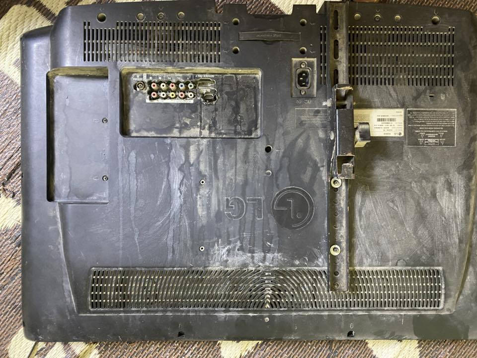 بلازما ال جي حجم  ٣٢ بدون نت شرط الشغل السعر ٢٥ اللف ***********
