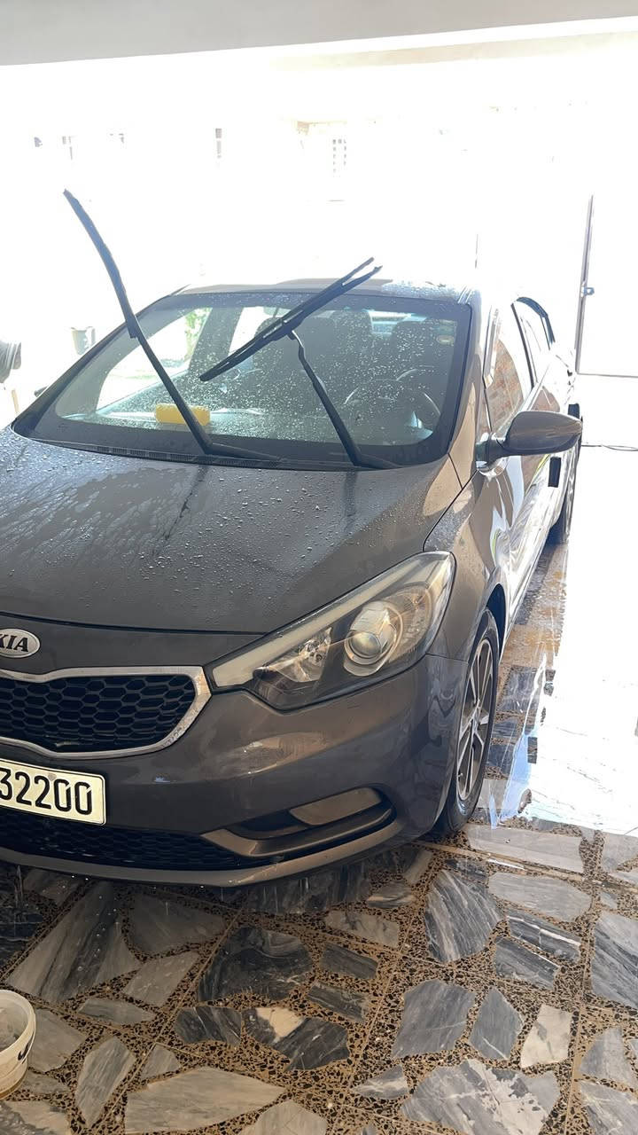 السلام عليكم 
سيراتو خليجي
-موديل 2013
-مكينه 1600 دوش
-تبريد قطعتين
-تحكمات ستيرن
-كامره شاشه كاربلي واندرويد اوتو
-رقم أربيل انكليزي 
بيها باب صبغ وشويه بارد 
سونارها داخل المنشور 
مكاني الفلوجه 
السعر :108$ ورقه
***********
