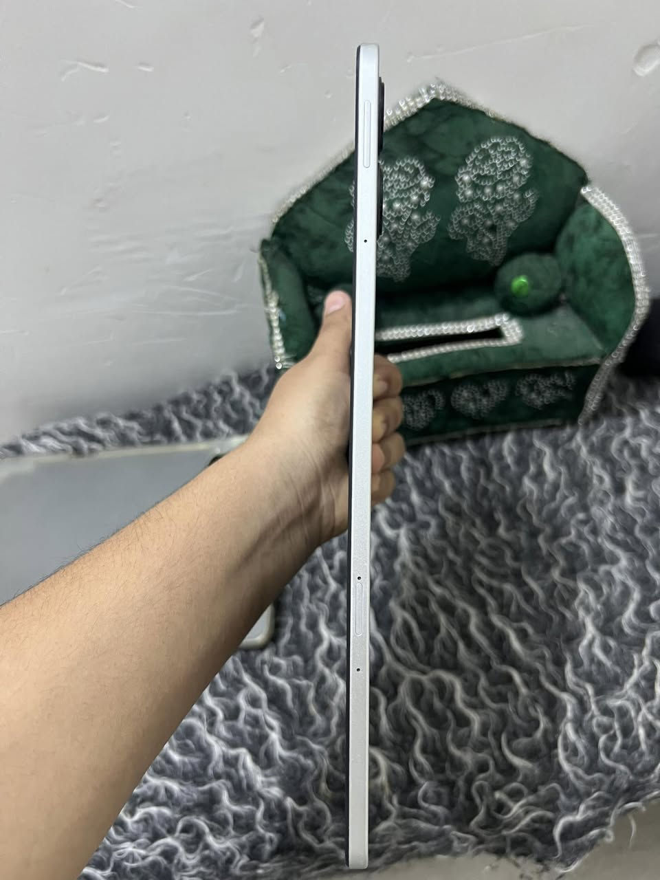 السلام عليكم 
ريدمي باد برو للبيع 
ذاكره 256
عشوائيه 8
الايباد مكفول من كلشي جهاز اخو الجديد ما بي ولا عيب 
قيم وأخذ باليرضي الله 
***********
مكان حمزه غربي
