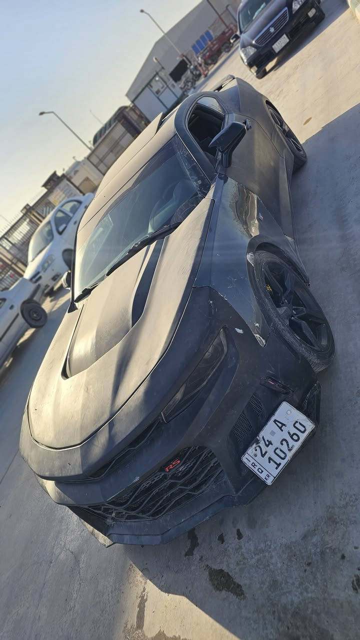 كامارو 2017 مواصفات RS fifty
سعرها ٩٥ لان عندي ضرف 
بيع فقط اعتذر عن المراوس 
واصله ٤٠٠ حصان 
صبغ حزام اسود مات ضرر جاملغ وبنيد فقط 
شاصي و لغد  شرط
محرك كير بشرط ١٠٠٪
حدادية ١٠٠ ٪
محرك ٦ سلندر المرغوب ٣٦٠٠
كير عادي 6 گير ويا بك 7 شلعة طيران جديد قبل سبوعين
عينه وصينيه ستيج تو تيتانيوم جدد سعرهن ١٠٠٠$
٣ مودات قيادة/ سبورت/ايكو/ثلجي
سياره فولل مواصفات لان ففتي 
*اكسل قفل جديد
سلايد روف
تبريد + تدفئة
لايت اوتو  عدسات نهاري
بصمة تشغيل
بصمة ابواب
شاشة كبيرة
كاميرا خلفيه
*كار بلاي و اندرود اتو
تحديد سرعة
دعامية zli
ويال ٢٠ RS
سبايدر
بونيد zli كاربون فايبر
كزوز بلادي شرط حجر صالنصه بيها بلادي
سياره ماشيه ١٤٤ الف كيلو
اضائة لايتات الوان متغير بالموبايل wifi
سنوية وهزه قبل ٦٠ يوم نازله من الهزه
تحويل وكالة نفس اليوم
سياره نقصها تغليف او صبغ جاملغ فقط 
ومامخليا عايزه اي شي على ايدي بس عندي ضرف
حتى اكون واضح وياكم بادق التفاصيل
سعرها ٩٥ سعر ٢٠١٤  بس لان عندي ضرف نزلت سعرها
بالعافيه ع الياخذها تجيب اكثر 
مكانها النجف 
والعنده استفسار يتصل
***********
