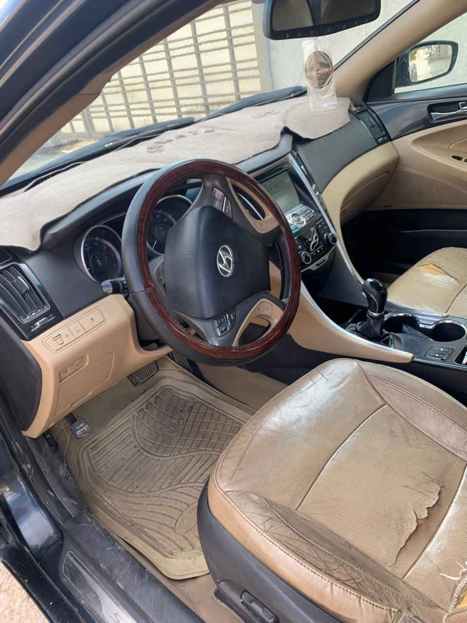 السلام عليكم ورحمة الله وبركاته من رخصت صاحب الكروب المحترم سوناته 2013رقم بغداد بسم اخوية والسياره خير من الله وجاهزه الشارع كبل والسيارة بيها بنيد دبديل وجاملغات الماميه مضبوغه والسياره خير من الله والسعر المطلوب بيها 102وبيها مجال الي استفسار أني خادمكم وهاذا رقم تلفوني *********** وبي واتساب
