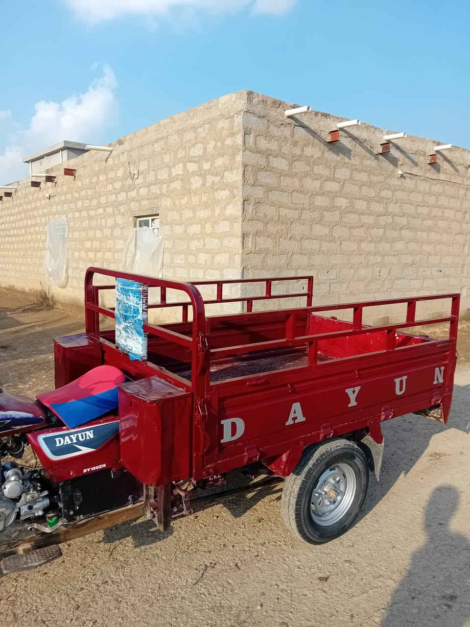 سلام عليكم ستوته للبيع موديل 2014 وراق صولية مابيهة اي نقص مكان واسط العزيزية السعر 900 وبيهة مجال 
***********
