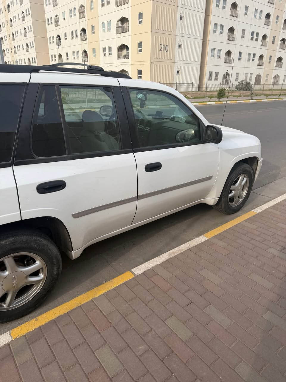 ‏CMC موديل ٢٠٠٧ مكفوله من الحادق والصبغ مكينه وكير وكهربائيات وصدر امامي وخلفي جدد مكاني بغداد بسماية السعر ١٠٥ قفلهه للاتصال *********** بغداد, العراق
