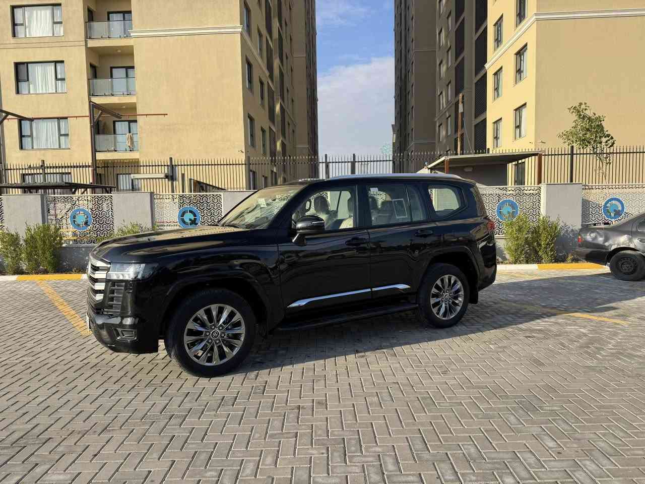 السلام عليكم
لاندكروز GXR بريم 
موديل 2023
لون اسود 
ماشية 26 الف 
مكينة 4000 تنفس طبيعي 
شاشات 3
كشنات امامية كهرباء و تبريد 
صندوق كهرباء 
شاحن لاسلكي 
مكفولة كفالة عامة 
السعر : 66,000$ 
العنوان : حي الجهاد 
للاستفسار: ***********
