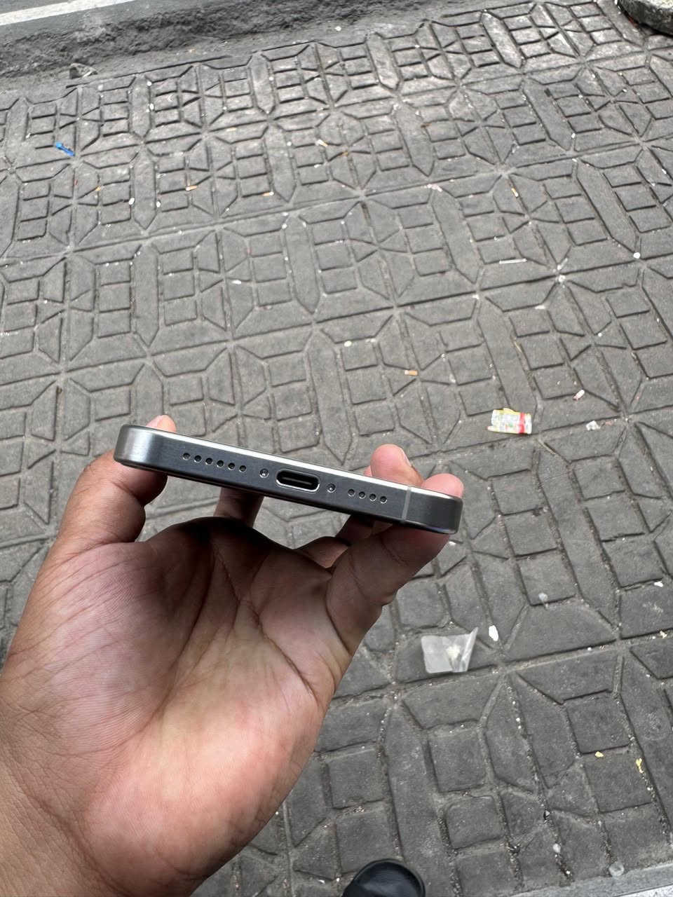 ايفون 15برو ماكس شرط يذا مبدل بيه شي يرجع بطاريه 86عدد دورات500سعر مليون و 100وبيه مجال ***********
