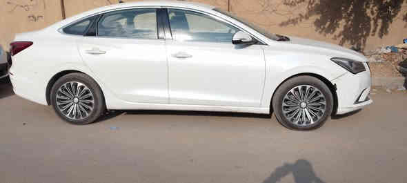 ايدو موديل 2019 سياره حلو وتحويل ثاني يوم سعره قفل قفل 10ملاين ونص قفل مكان السياره  كراده جادريه واكو بعد 3 سيارات ***********
