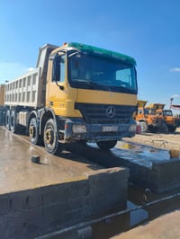 للبيع اكتروس قاطره ومقطوره موديل 2004 كير كهربائي سنويه  العنوان بغداد...