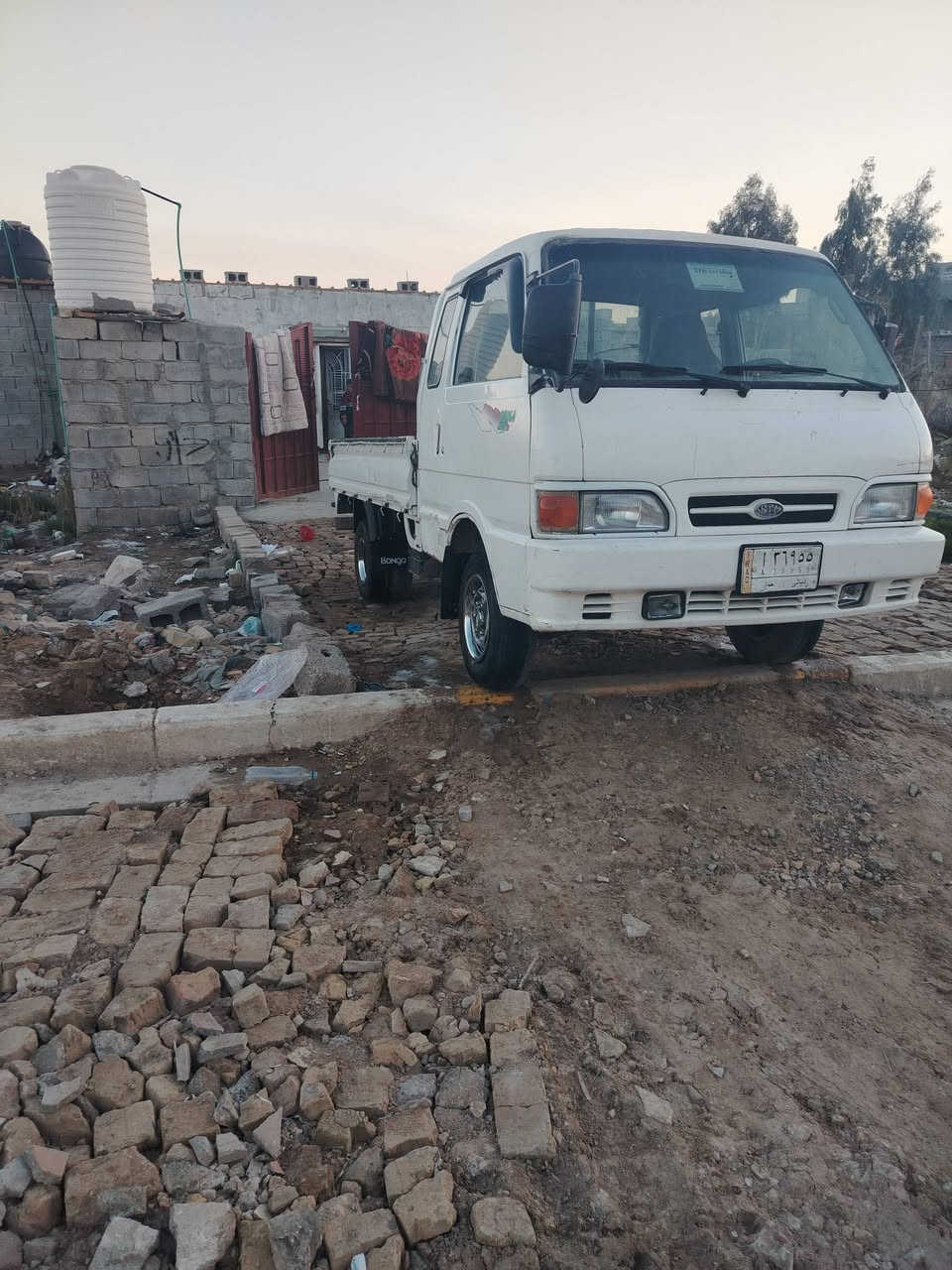 السلام عليكم، سيارة بنكو البيع مديل، ٩٦،، وهذا الرقم ***********
