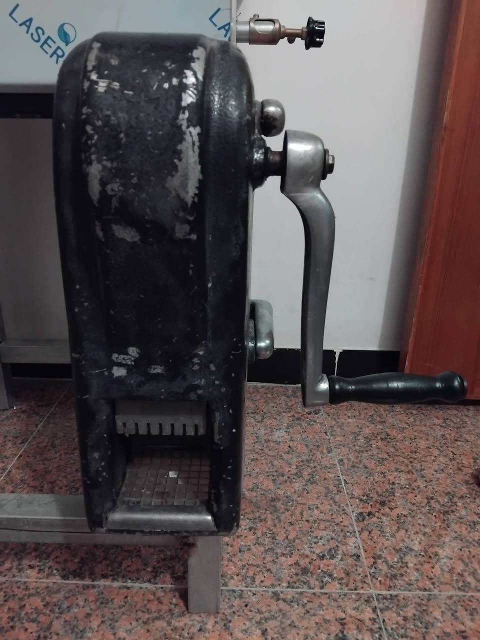 سلام عليكم من رخصة الادمن المحترام عندي قطاعة فنكر تنشد بل ميز واللة تخبل للبيع السعر 60 الف بغداد الكرخ هاتف ***********
