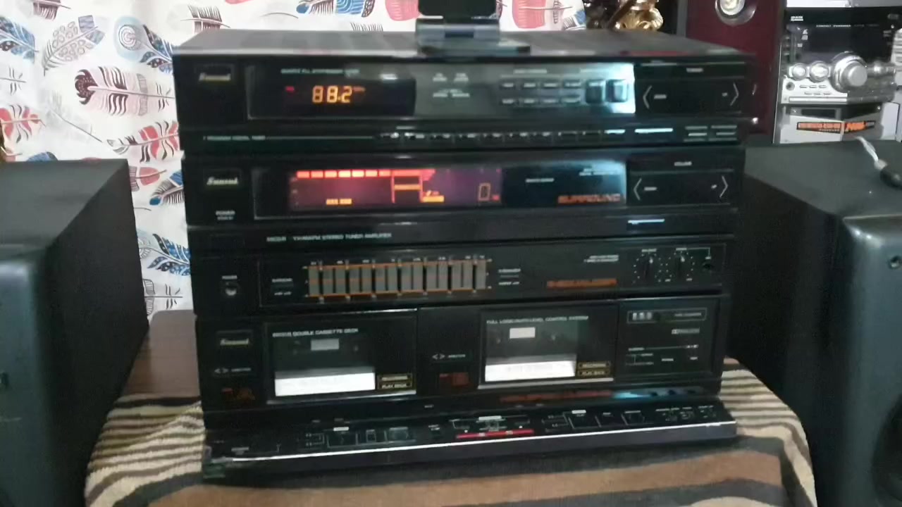 سستم سانسوي ياخذ اربع سماعات  ١١٠ فولت مع المحولة سعره ٦٥ الف والسماعات كنوود ٦٠ الف  شغال اواكس وراديو  وإمكانية ربط مايك   موضح بالفديو والصور   الحلة مهندسين الاتصال على الخاص او موبايل  ***********  يوجد توصيل  كافة المحافظات  كل الاحترام والتقدير
