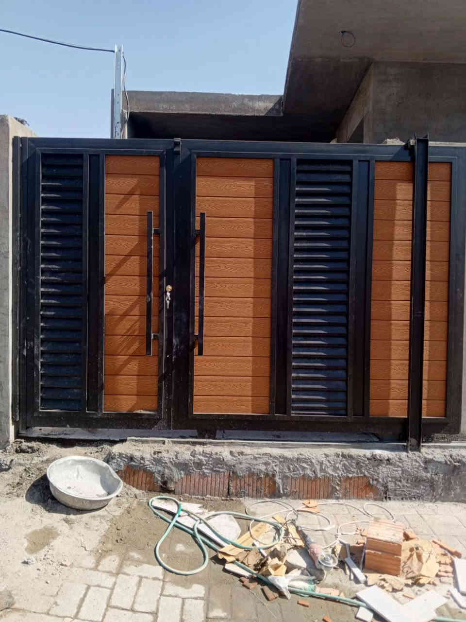 بسم الله الرحمن الرحيم تعلن حداد الياسين لعمل الابواب والشبابيك والمحجرات عن تخفيض الاسعار  باب سلايت ابو الجام قياس 3ونص سعرة 800 الف بدال 950  حديد ثقيل مليم و8تارس مصبوغ اساس ولون ونقل وتثبيت
شبابيك بديل الخشب قياس 150×250  اسعارهن راح تكون 190 بدال 225 
ابواب بديل الخشب قياس 3×110 اسعارهن  راح تكون 260 الف بدال 325 الف حديد ثقيل مليم و8تارس مصبوغ اساس ولون ونقل 
 ابواب كندور قياس 3×150 اسعارهن راح تكون 470 الف بدال 550 الف مصبوغ اساس ولون ونقل 

ملاحظه جميع القطع المذكورة حديد ثقيل 
العنوان الرمادي التأميم شارع 60 عبر جسر الجامعه هاتف ***********
قدوري ياسين
