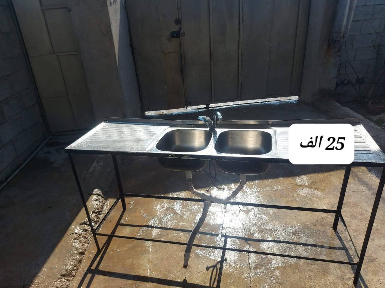 غراض مطعم للبيع الاسعار موجودة على كل صورة
***********
