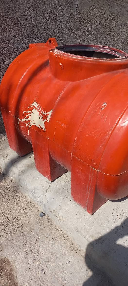 السلام عليكم تانكي السعه ٥٠٠ لتر نظيف جدا مابيه اي اظرار مكاني بغداد الاورفلي تلفون *********** أو الواتساب السعر ٣٥الف
