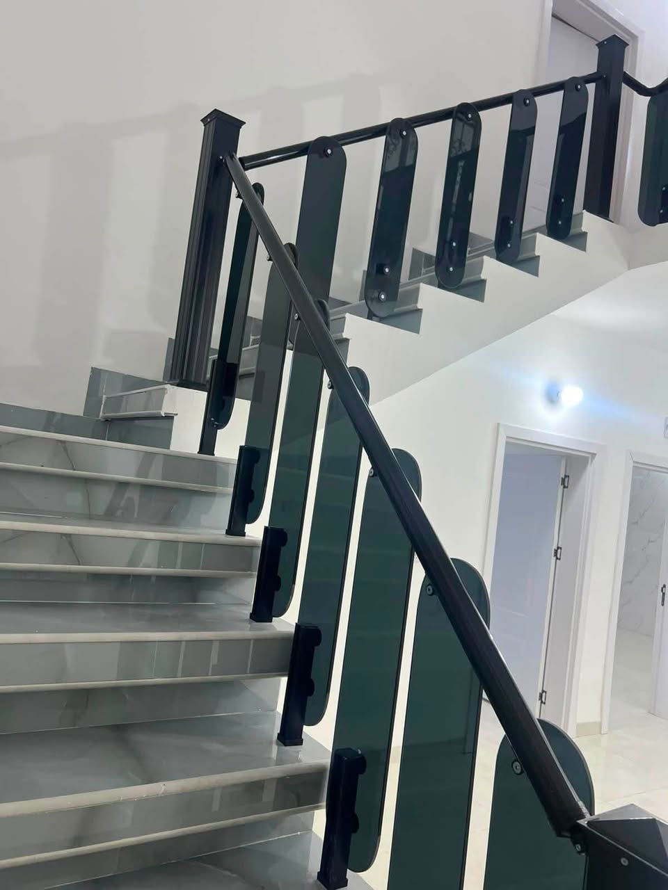 للبيع🏡 بيت حي الخضراء 📍
مساحه 240
غرف 4 🛌 سويت 
حديقه🪴
كراج
بصف الركن 

لا تخلي الفرصة تفوتك… يمكن بيت أحلامك ينتظرك هسه. تواصل ويانه واعرف التفاصيل كاملة🏡

للاستفسار: يوسف 
مكتب وطن للعقار 
 
***********

عندك بيت، أرض، أو أي عقار للبيع؟ أو تدور على عقار يناسبك؟ تواصل ويانه، وإحنا نهتم بالباقي

