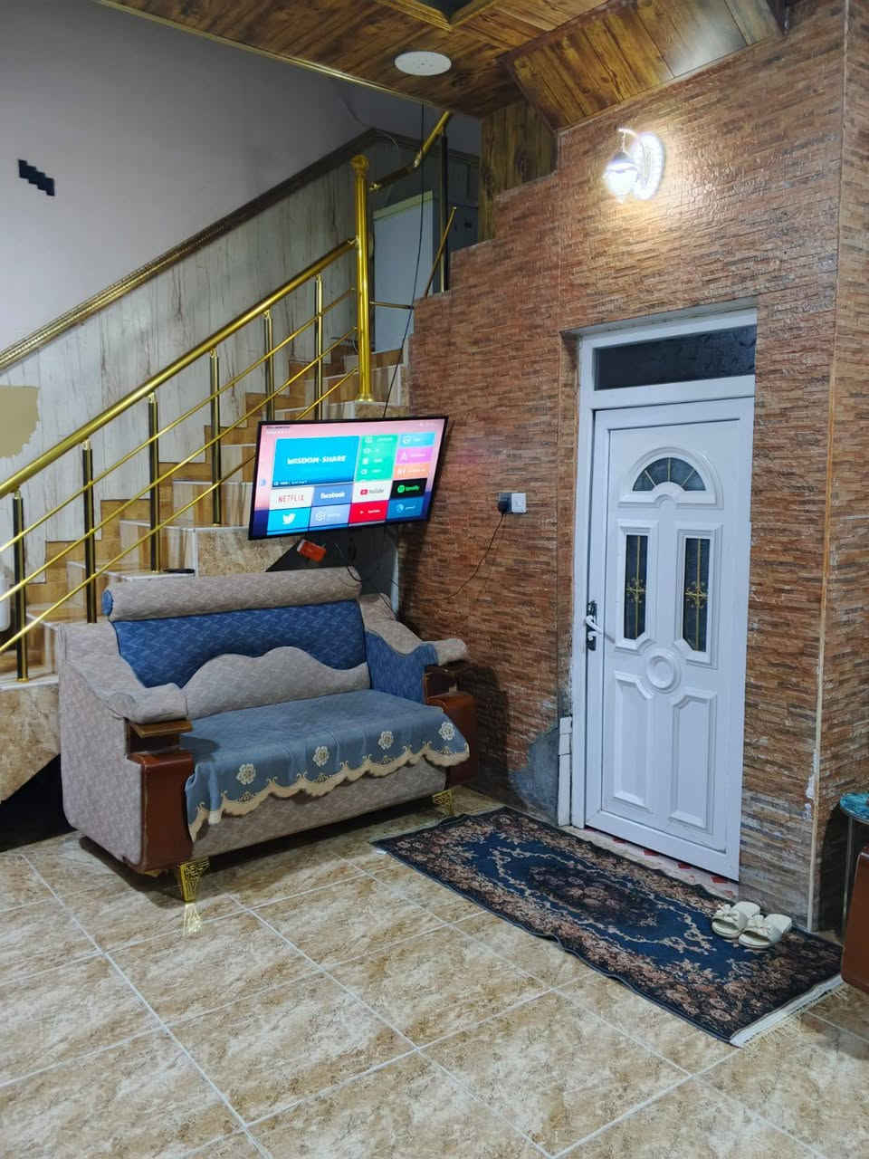 بيت للبيع طابق وااحدد
مساحه 120
 عنوانه ب قادسيه ثانيه 
للاستفسار. 
***********
📍📍اتصال ع خط فقط صاحب الرقم لا يعرف القراءة بدوون
