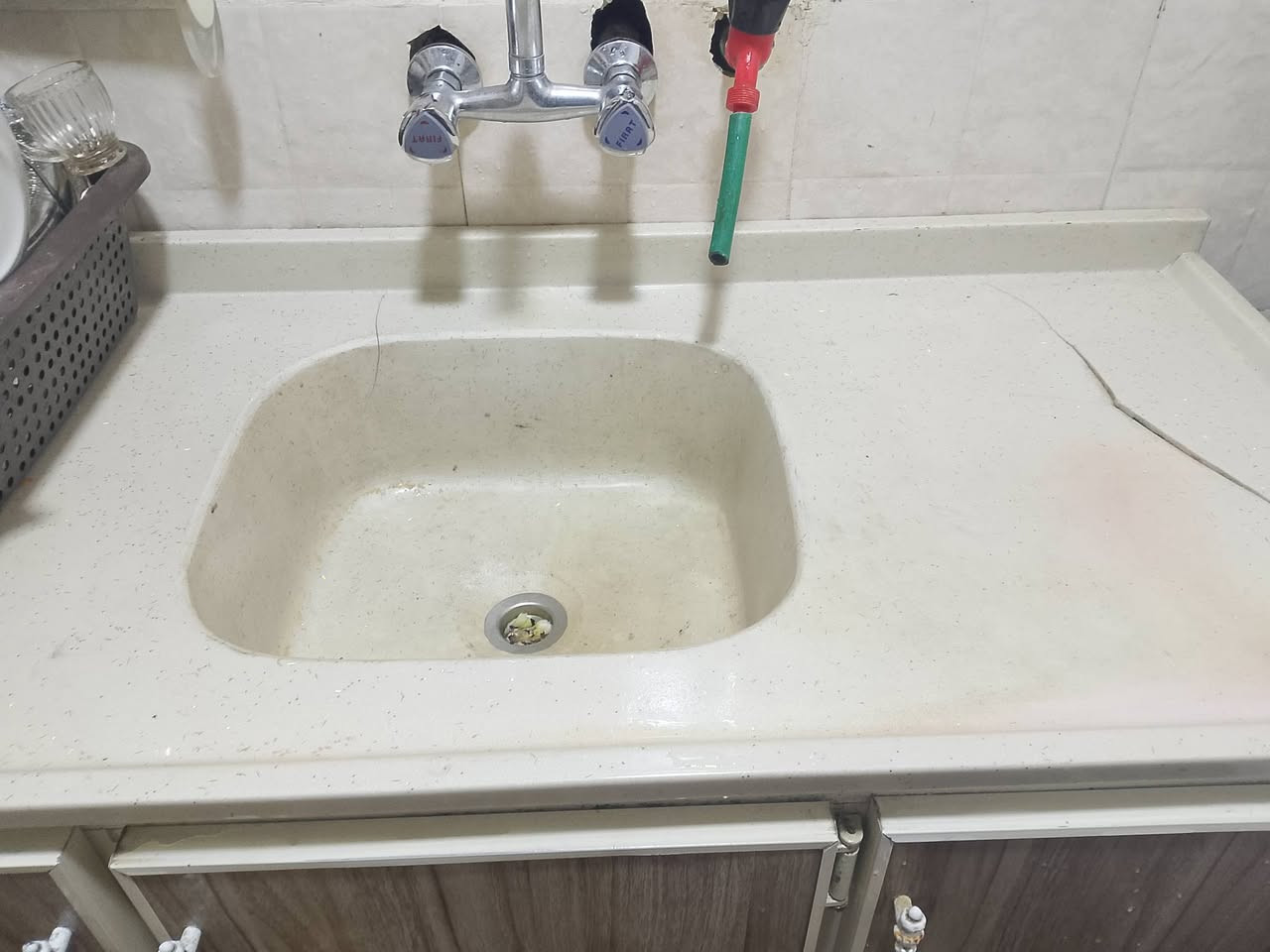 اغراض البيع
الغرفه به 6500وبي مجال 
الكاونتر به 2500بي مجال 
الطلخ به 20 شغال


**إذا كنت صاحب هذا الإعلان وتريد حذفه لأي سبب، رجاءا أرسل رسالة إلى الدعم الفني**