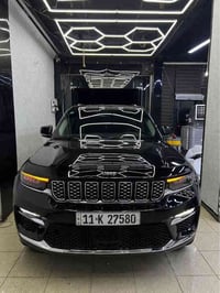 جيب 2022 كراند شيروكي بتره مو طويله  لون اسود صدفي  رقم بغداد حادثه سر...