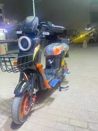 اكس ٩٠٠ • بطارية ٣٢ أمبير • نضيفه