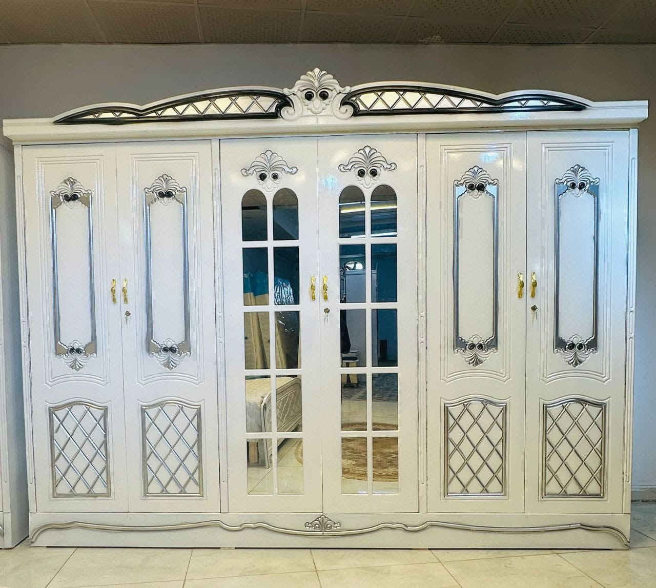 السعر ( مليون ) فقط😍

غرف نجاره عراقيه 💯💯

تتكون من ١٠ قطع 

عرض الكنتور٣مترات و٢٠سم

ارتفاع الكنتور مترين و٤٥سم

السرير بلوك ٦ ارجل

طول السرير 200 سم 

عرض السرير 160 سم 

الضهر شد براغي

الزاويه بارتفاع الكنتور 

الشازلون والطابوريه 75 الف 

الدوشك 150 الف  ضمان ٥ سنوات


**إذا كنت صاحب هذا الإعلان وتريد حذفه لأي سبب، رجاءا أرسل رسالة إلى الدعم الفني**