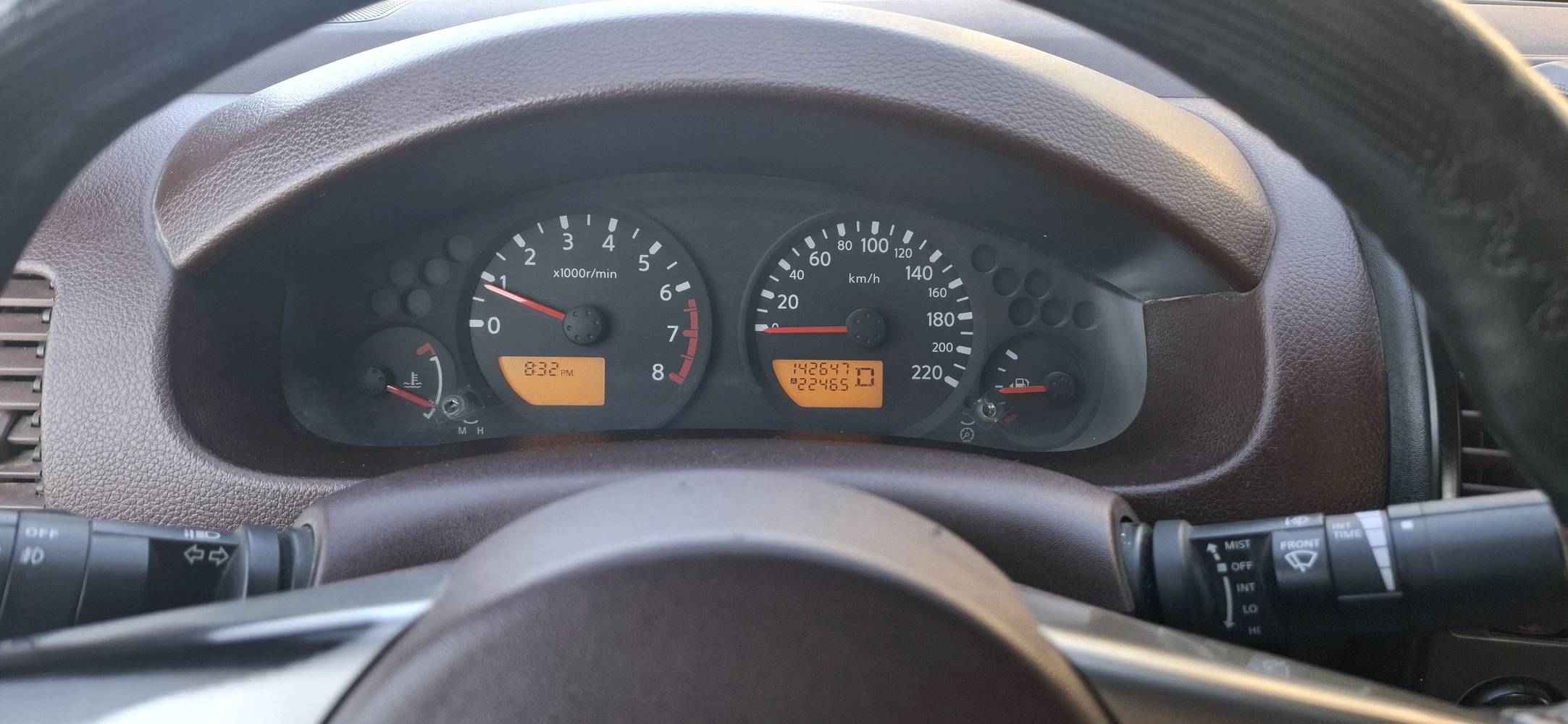 سلام عليكم 
نيسان نيفارا 2013 رقم بغداد بأسمي رقم انكليزي تحويل مباشر محرك بلادي مامفتوح صبغ هلال الجاملغ الخلفي الأيمن وجزء بسيط من الدعامية الأمامية والباقي بارد بمكانات مثل ماموضح بالسونار والباقي مكفول للاستفسار الاتصال على *********** موجود واتساب 