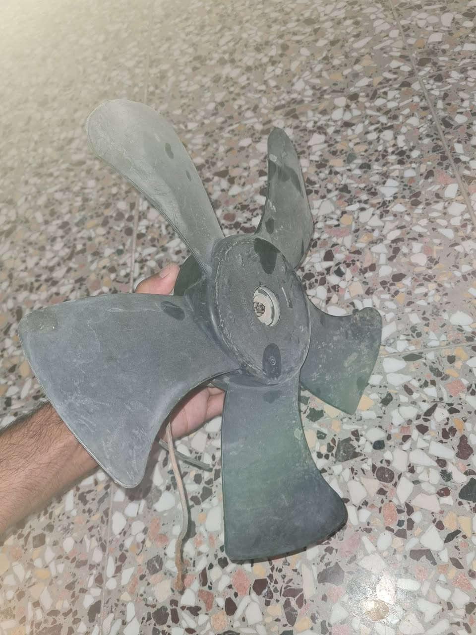 السلام عليكم
لمراوح مال BYDF3 وحدة جديد والثانية بدوم حاظن أصلية ملف نحاس
ومسجل هم جديد ممشتغل هواي بلادي
وهاي قاعدة كومبريسر لأنسر
مكاني بغداد حي العامل
***********
