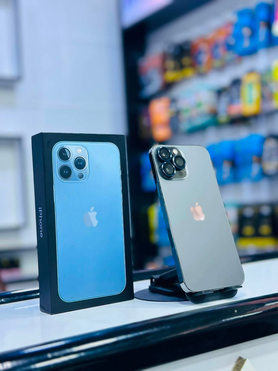 السلام عليكم متوفر:
♠️آيفون 13 Pro Max ذاكرة 256 بطارية 86 الجهاز مكفول وضمان فقط شخوط بسيطة بالشاشة✔️.

☑️***********☑️

☑️مركز سفن فون للهواتف النقالة☑️
